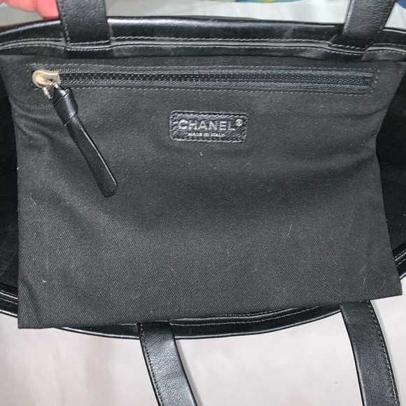 authentic CHANEL ltd edition Totebag RARE - Picture 12 of 13